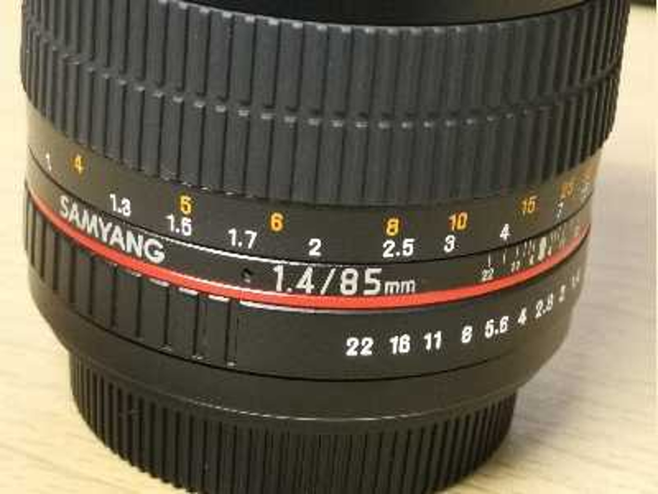 Samyang 85mm 1.4 manual ef mount