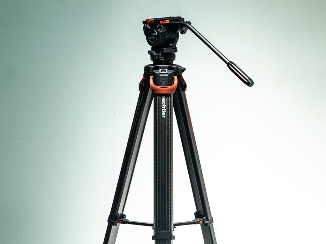 Satchler flow tech tripod with fsb 6 fluid head