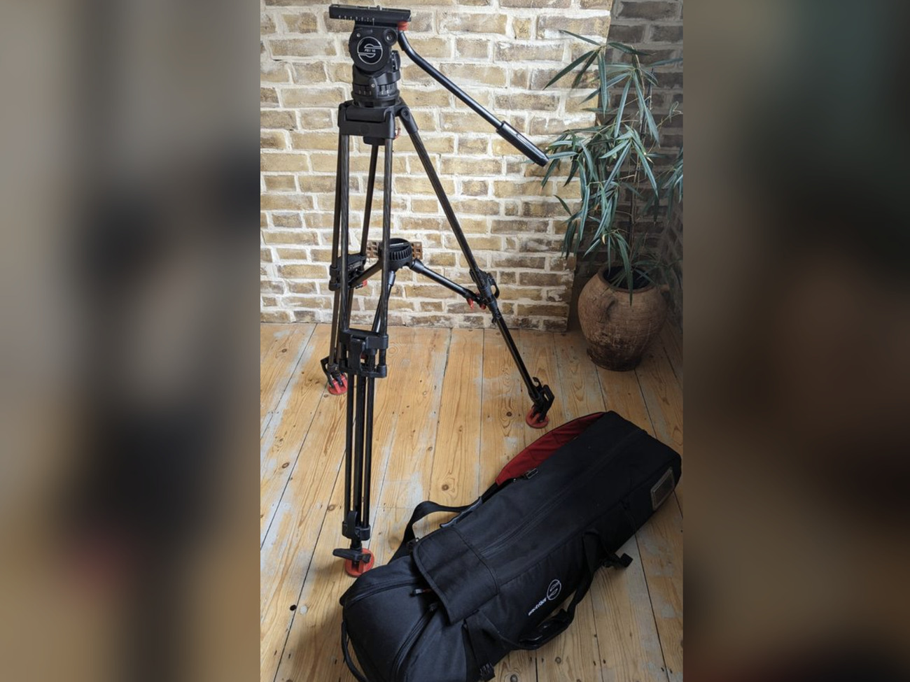 Satchler fsb 10 fluid head + carbon fibre tripod