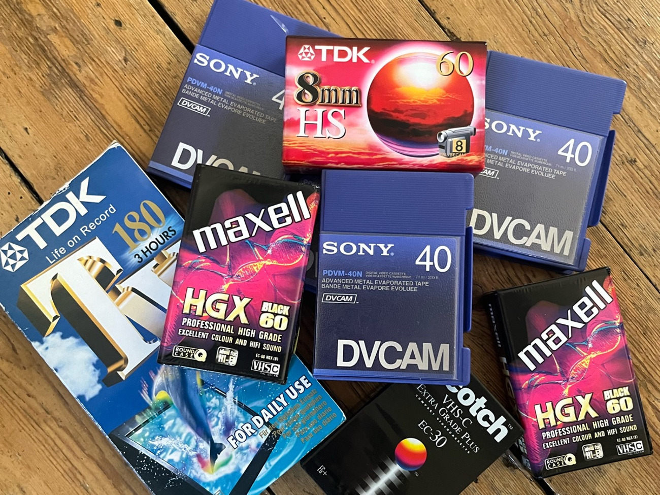  same day tape digitising / transfers: - hi8 / dv / mini dv / vhs...