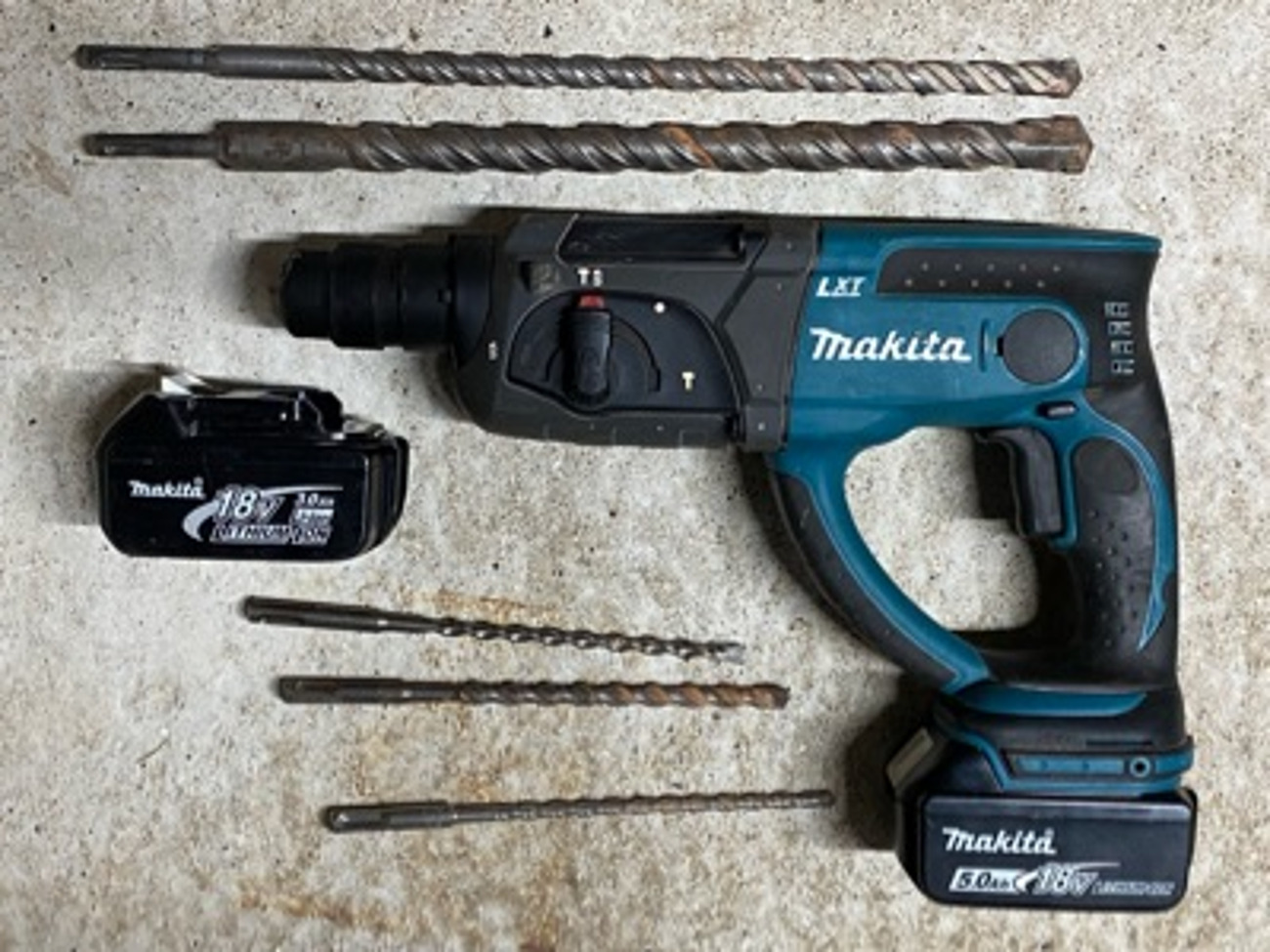 Sds makita hammer drill with bits
