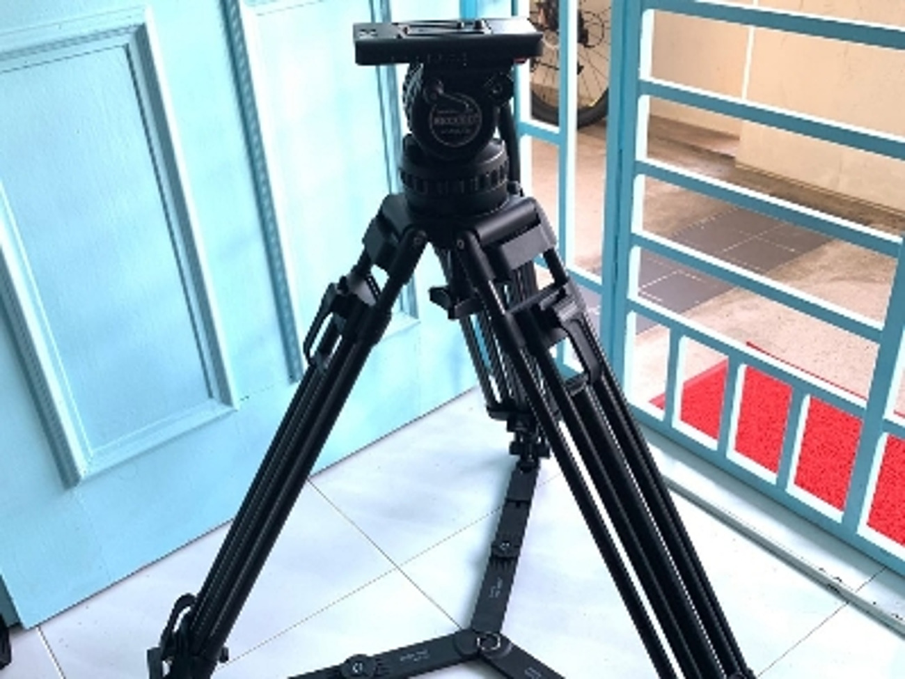 Secced 100mm fluid head tripod