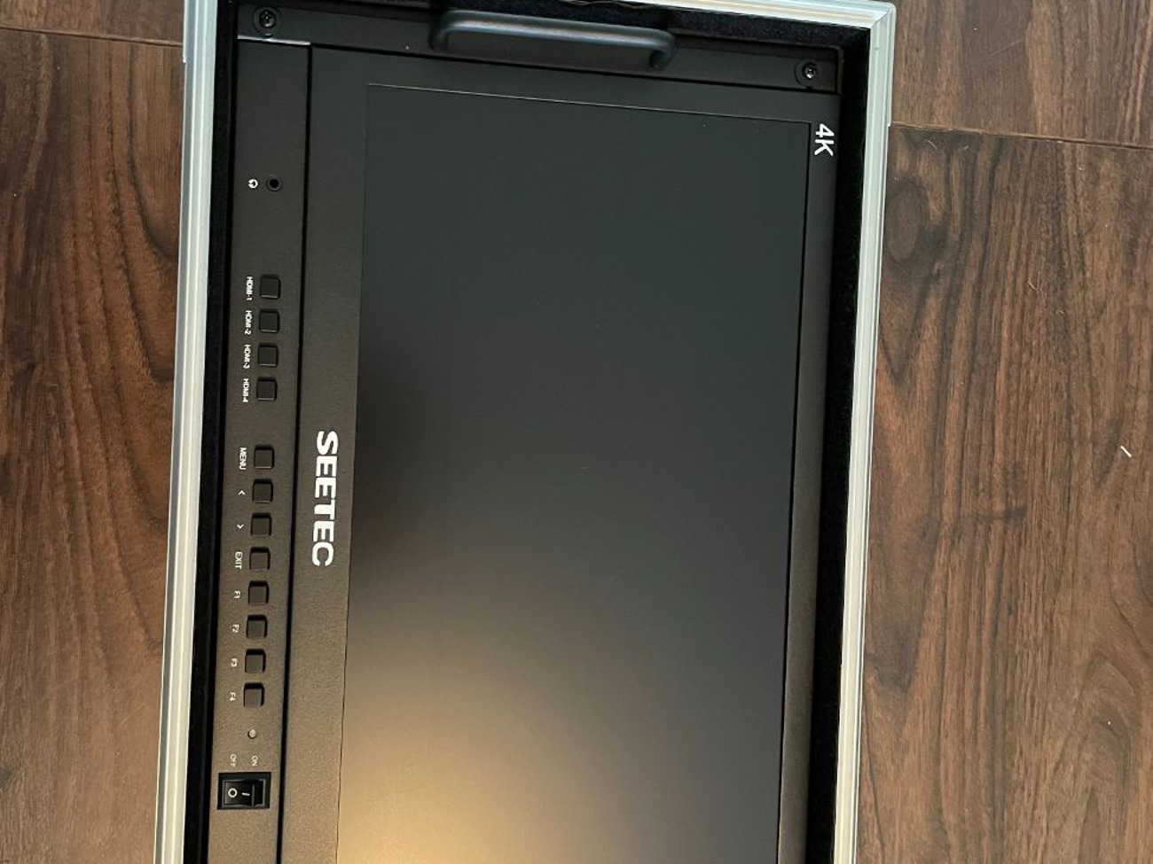 Seetec four way director field monitor 15.6''