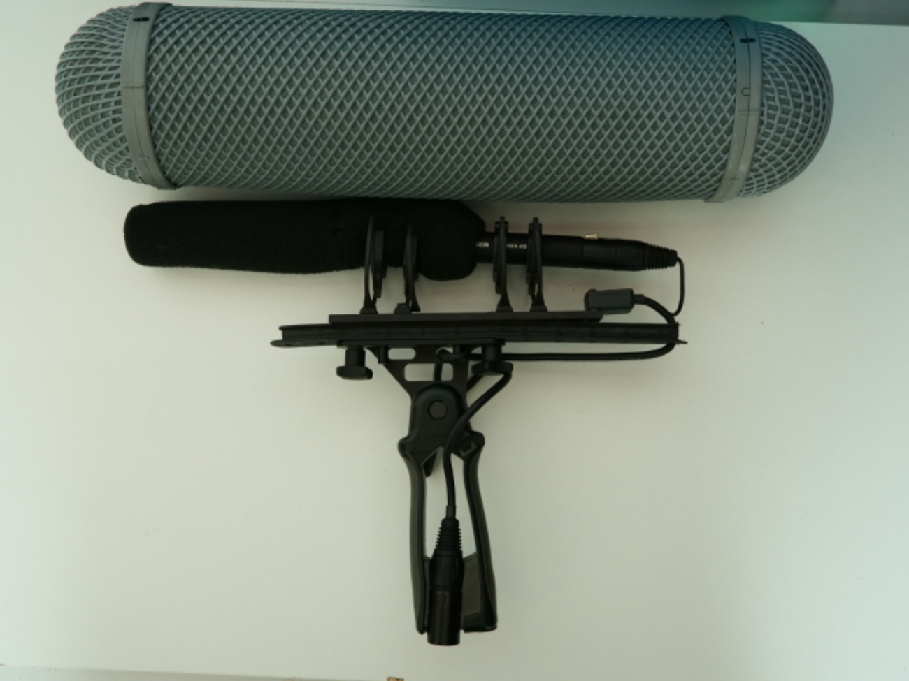 Sennheiser 416 shotgum microphone and boom pole