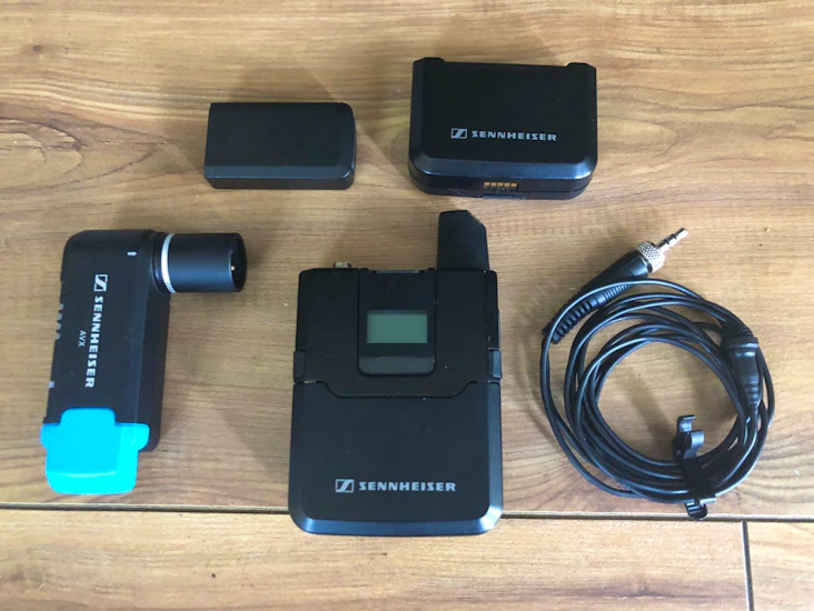 Sennheiser avx radio mic kit with mke2 or me2 lavs