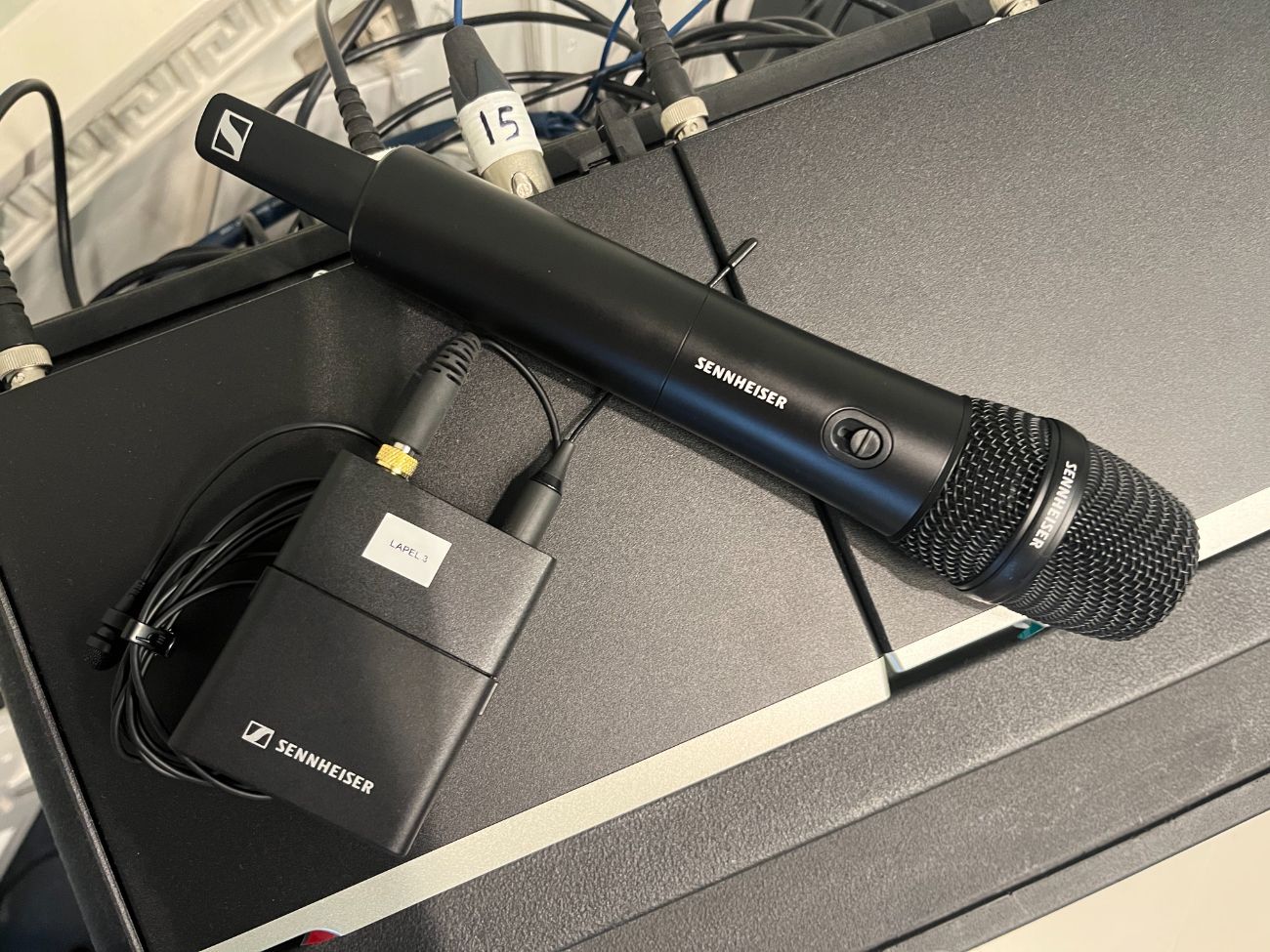 Sennheiser digital ew-d receiver and 945 microphone set