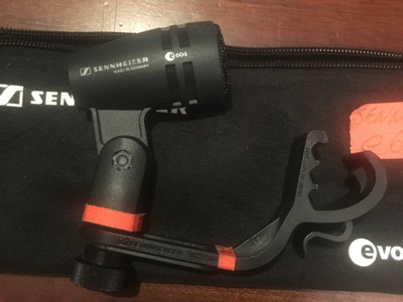 Sennheiser e604