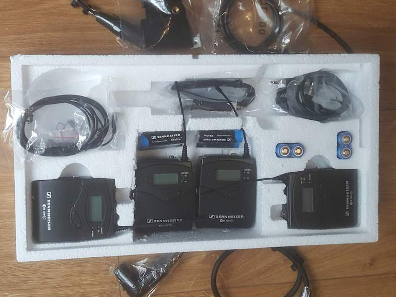 Sennheiser ew 100 eng g3 dual wireless broadcast kit (x2)