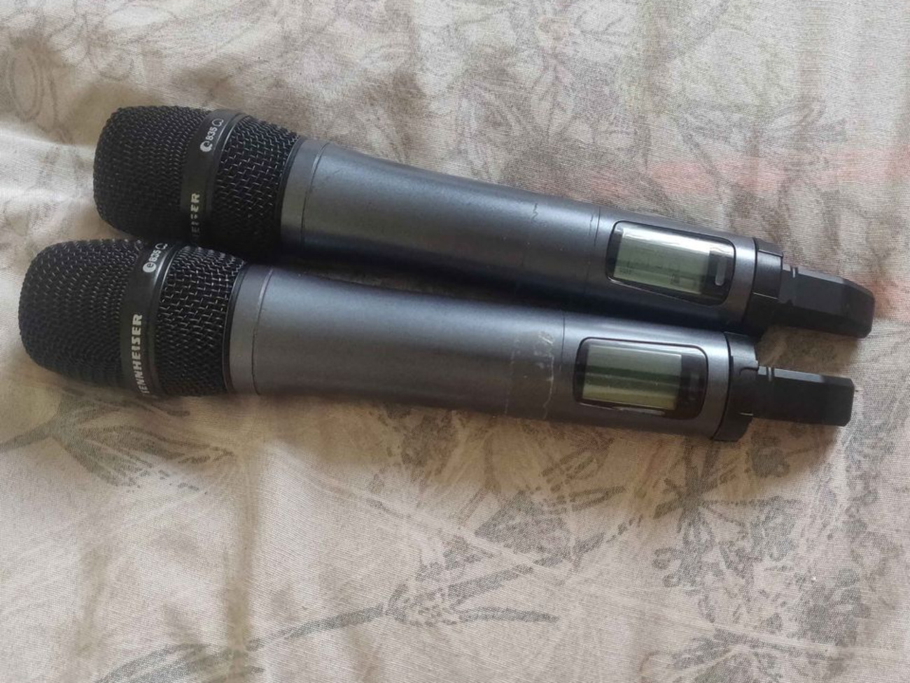 Sennheiser ew100 g3 wireless microphones a pair