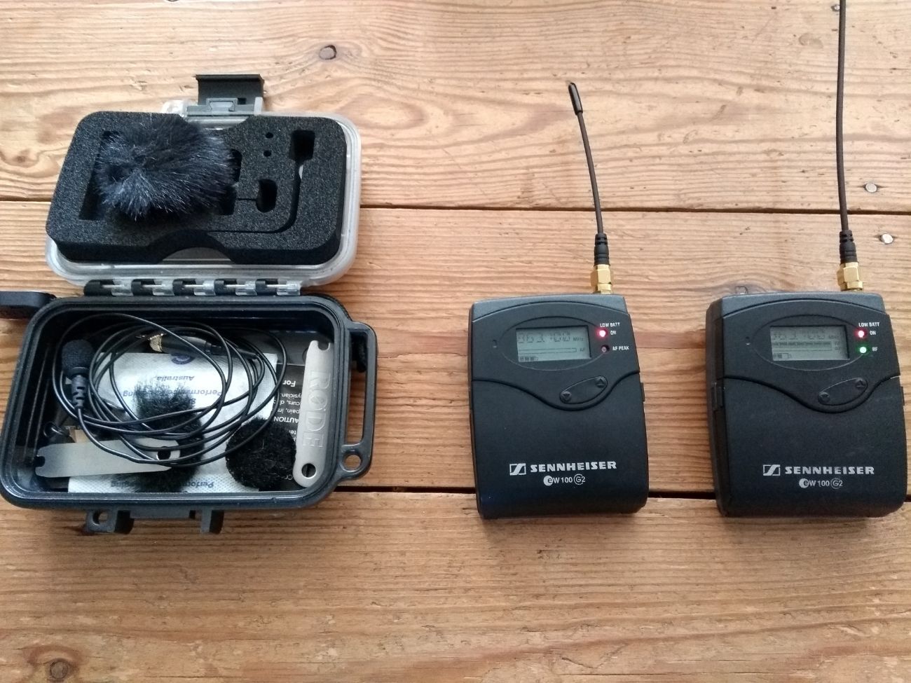 Sennheiser g2 radio mic kit with rode lavalier 