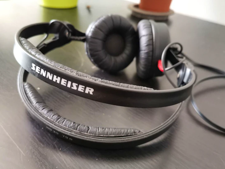 Sennheiser hd 25 over-ear monitoring headphones
