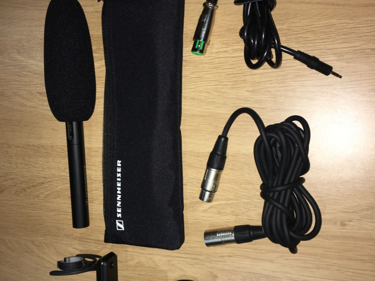 Sennheiser mke 600 w/ accessories