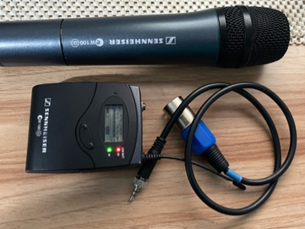 Sennheiser wireless hand held microphone  ew 100 g2