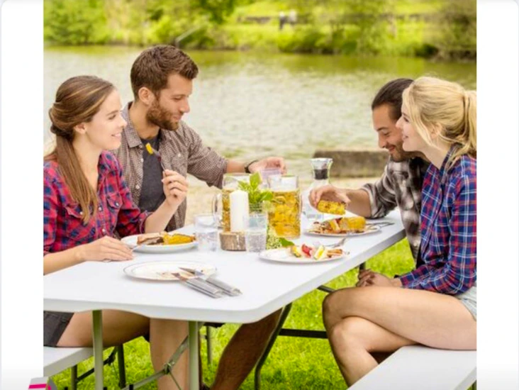 Set of 2 folding tables 6tf long