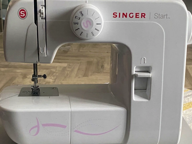 Sewing machine singer start 1306