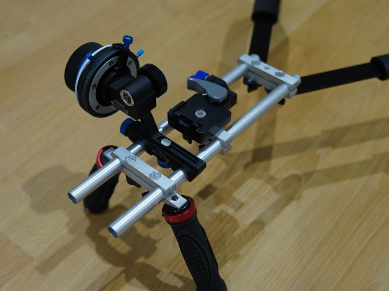 Shoulder rig + follow focus a-b hard stop