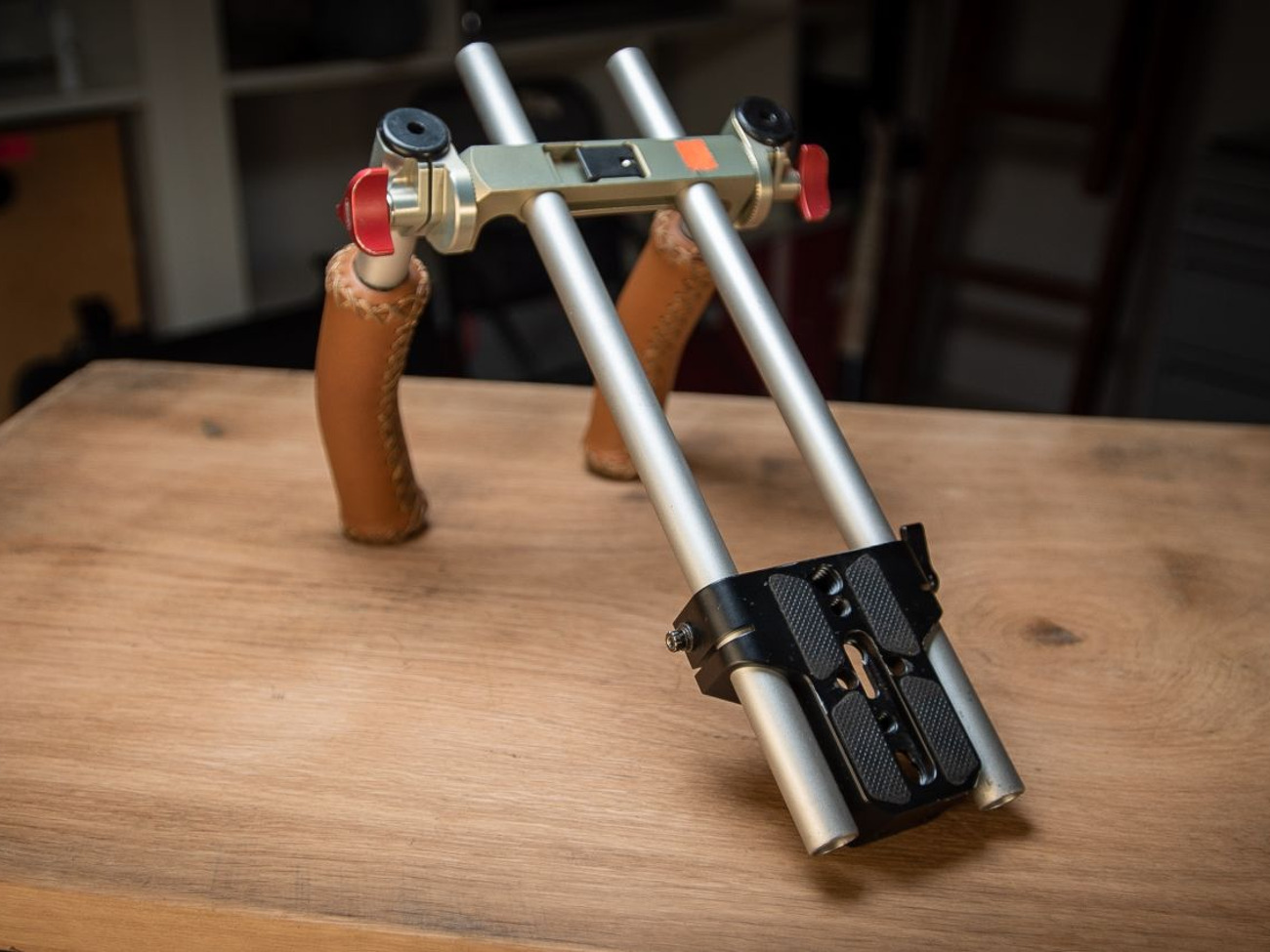 Shoulder rig & grips for camera - multiple options/set-ups