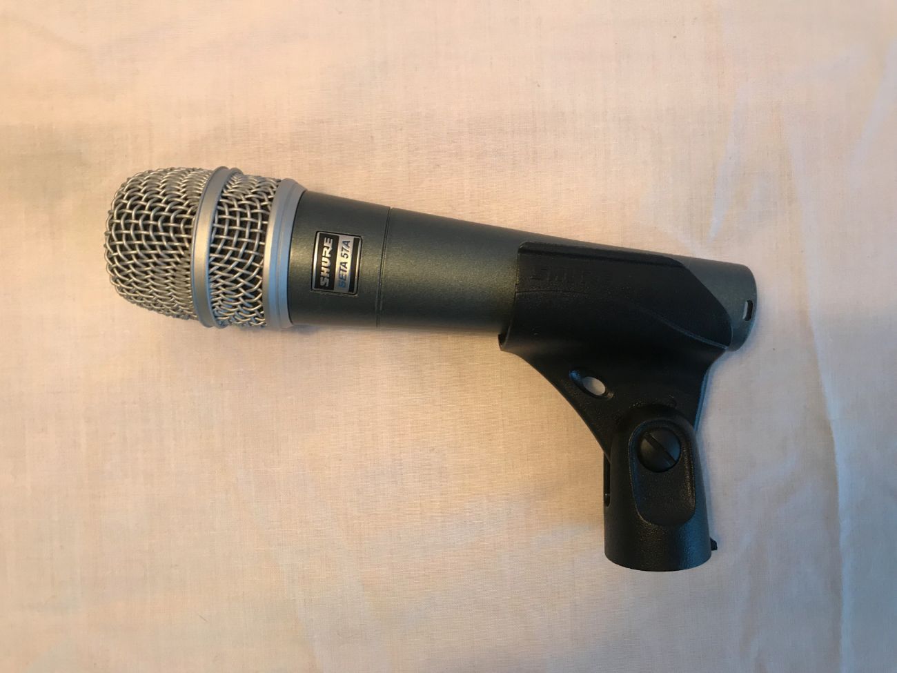 Shure beta 57a dynamic supercardioid condenser microphone