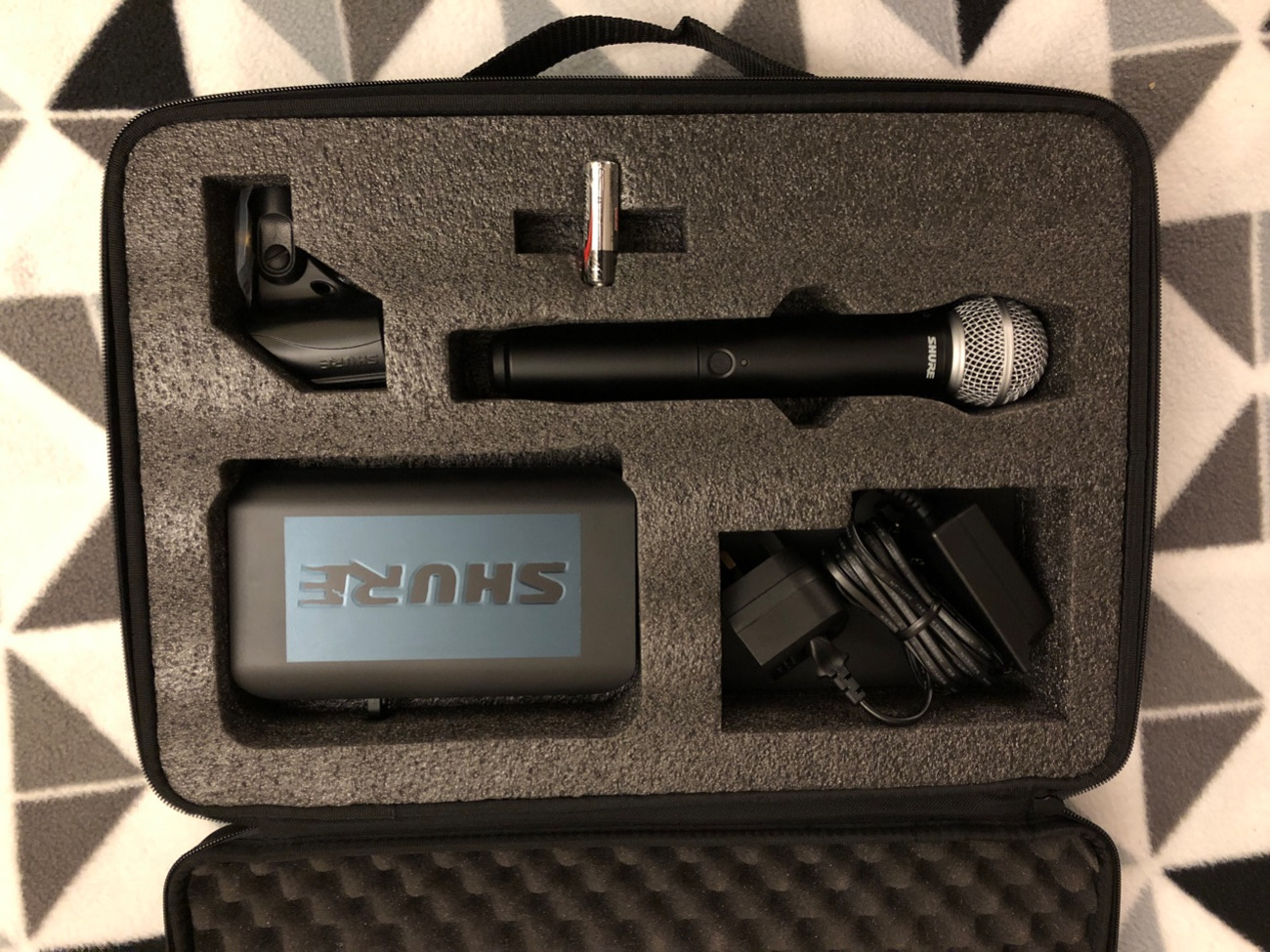 Shure blx24 wireless handheld set