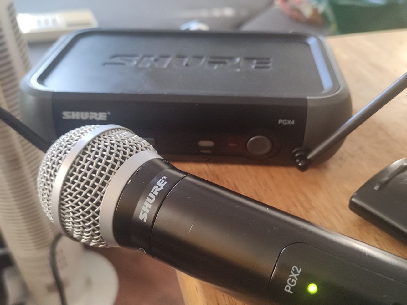 Shure microphone wireless  sm58 beta