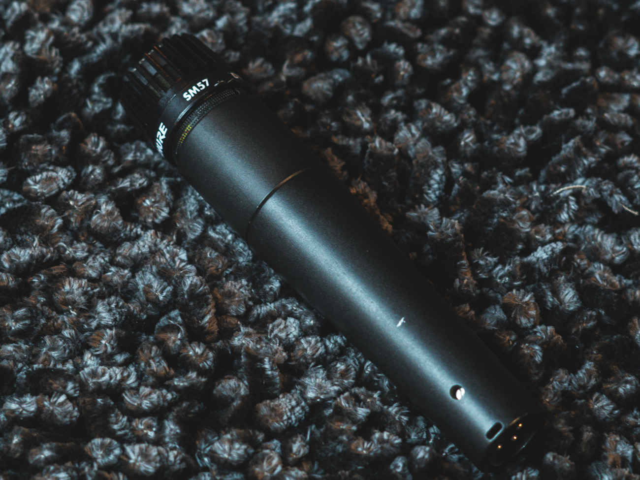 Shure sm57 dynamic microphone. 