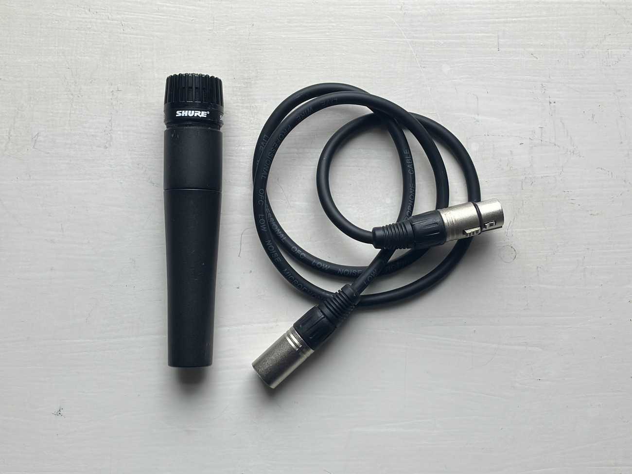 Shure sm57 dynamic microphone with cable