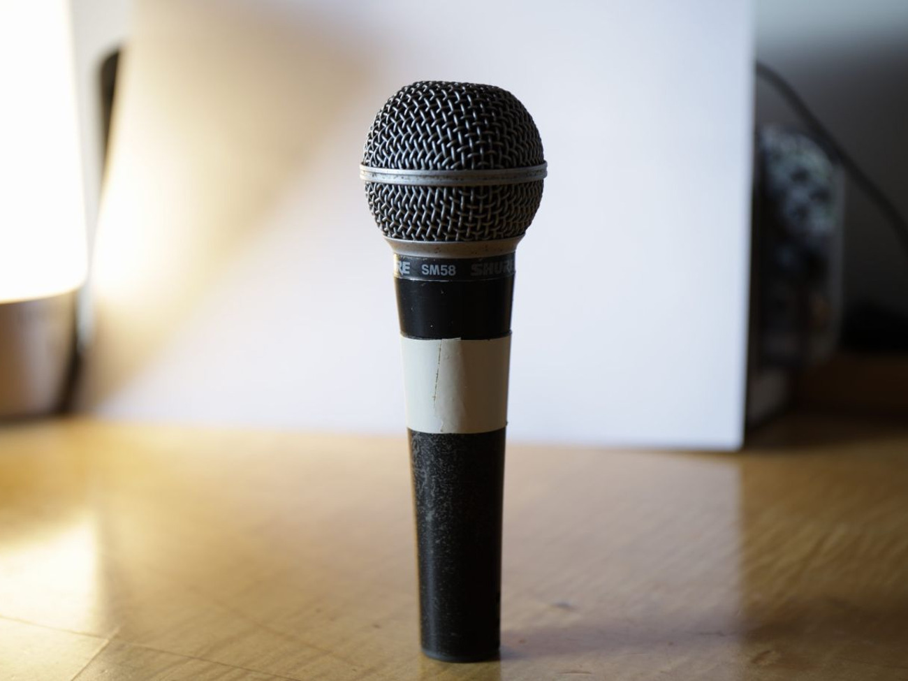 Shure sm58 dynamic microphone