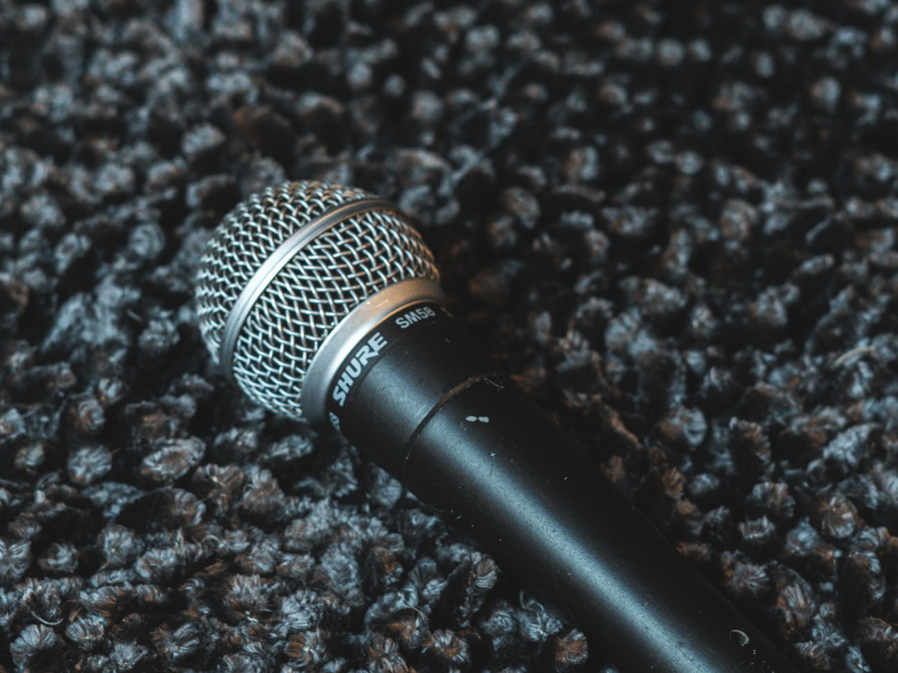 Shure sm58 dynamic vocal microphone. 