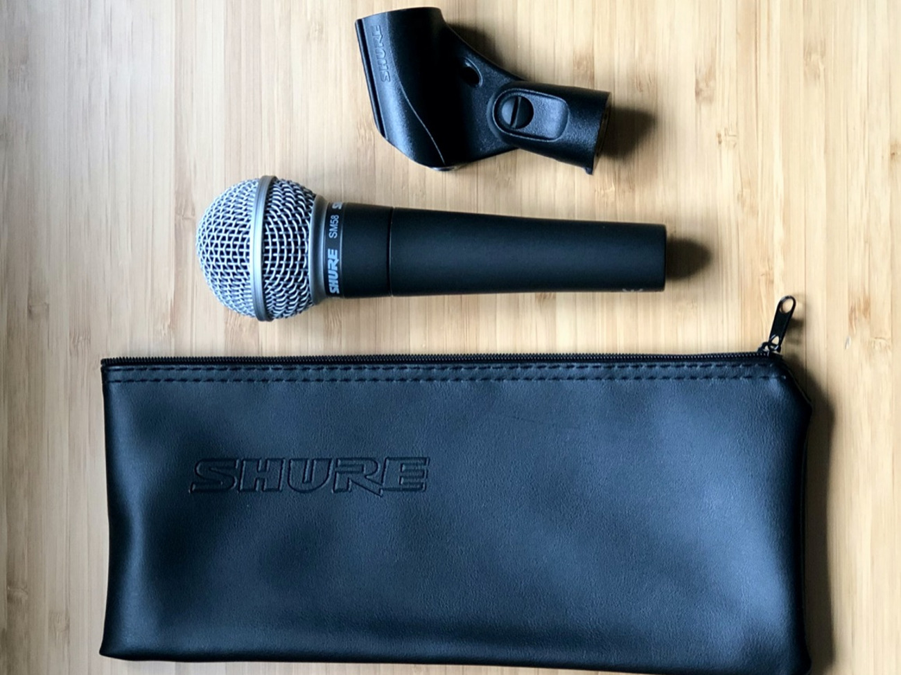 Shure sm58 dynamic vocal microphone with clip & bag