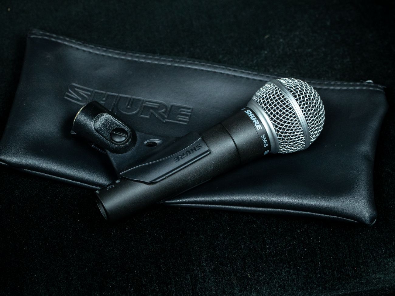 Shure sm58 handheld dynamic vocal microphone