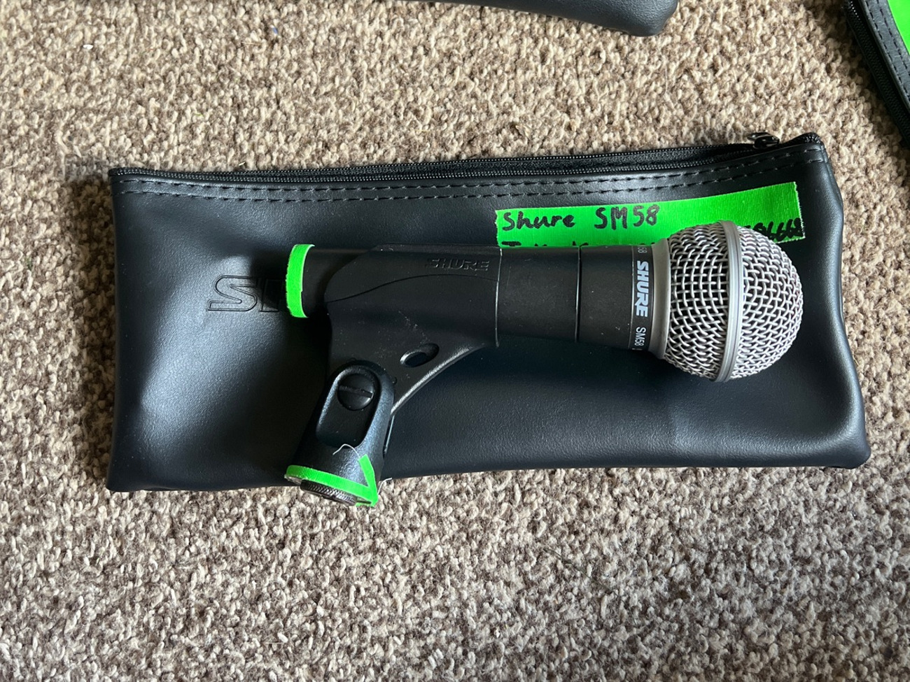 Shure sm58 microphone (1)