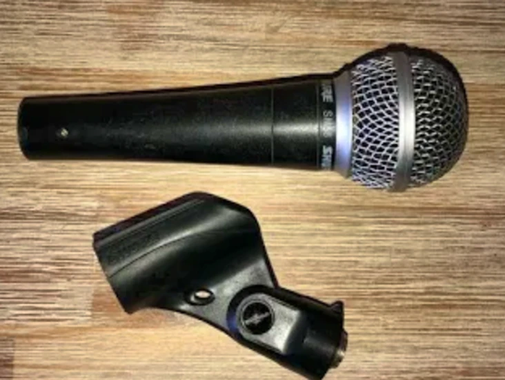 Shure sm58 vocal microphone
