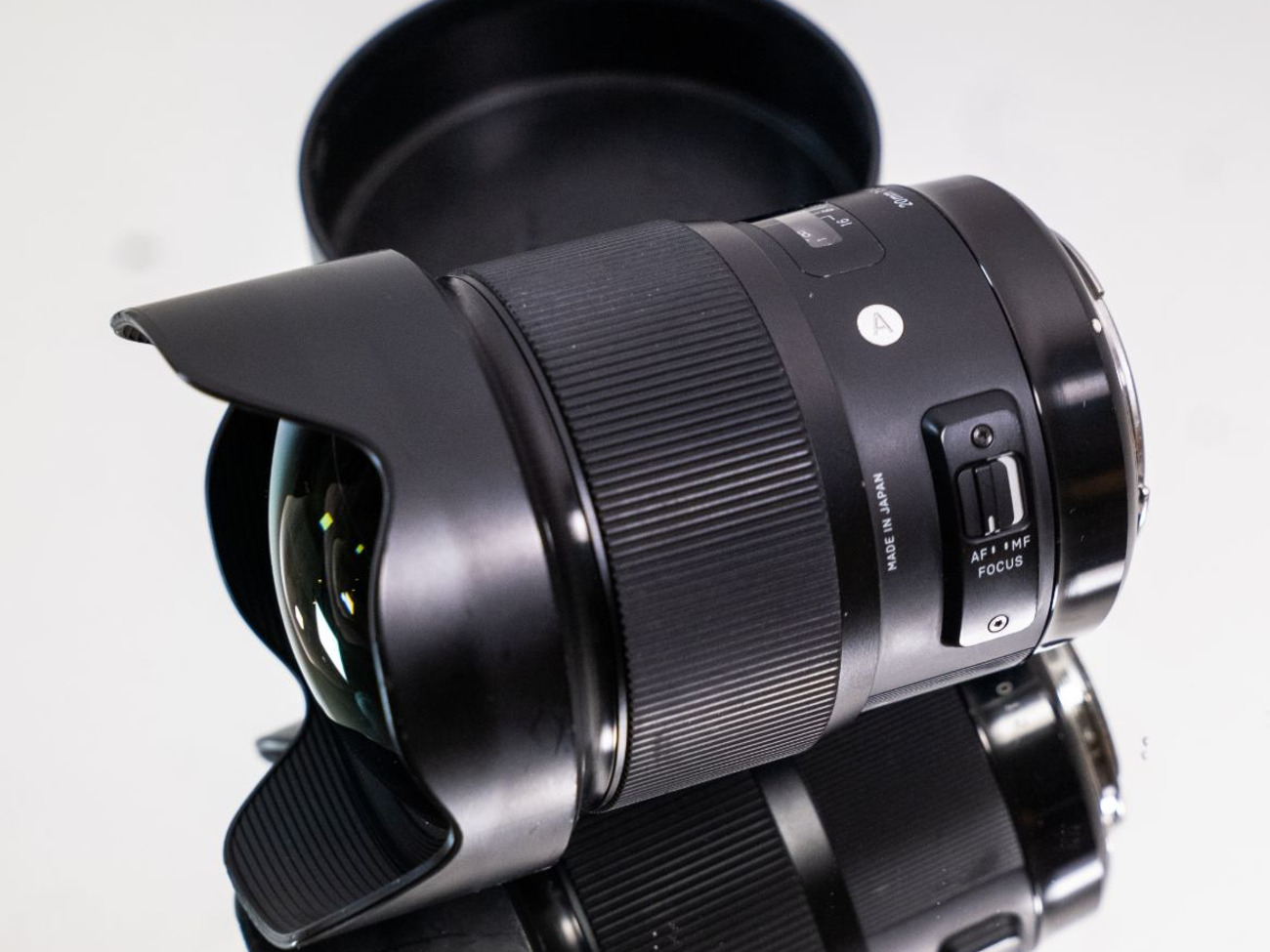 Sigma  art wide-angle 20mm f/1.4 prime lens ef mount