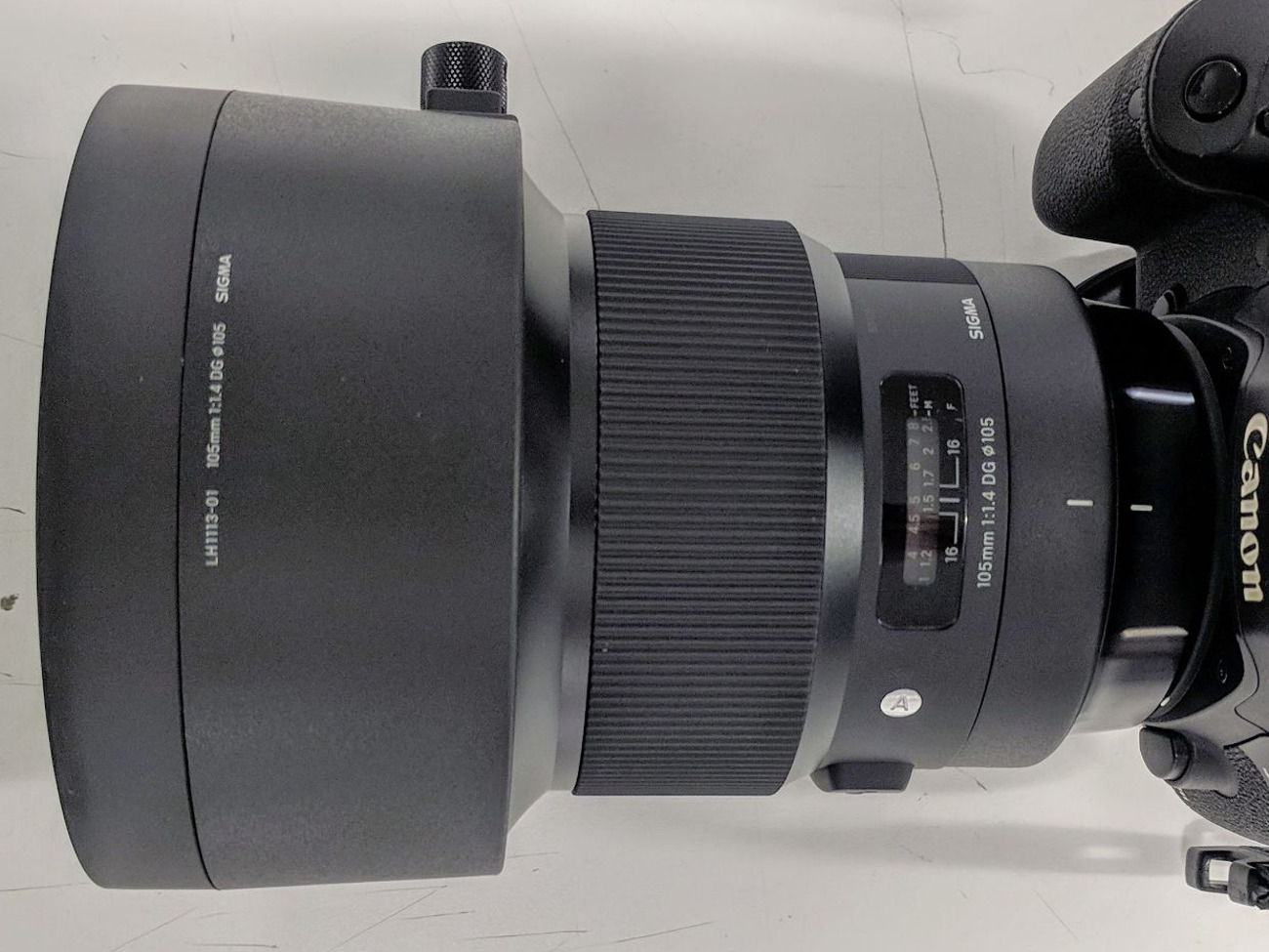Sigma art lens 105mm f1.4 dg hsm - canon ef fit