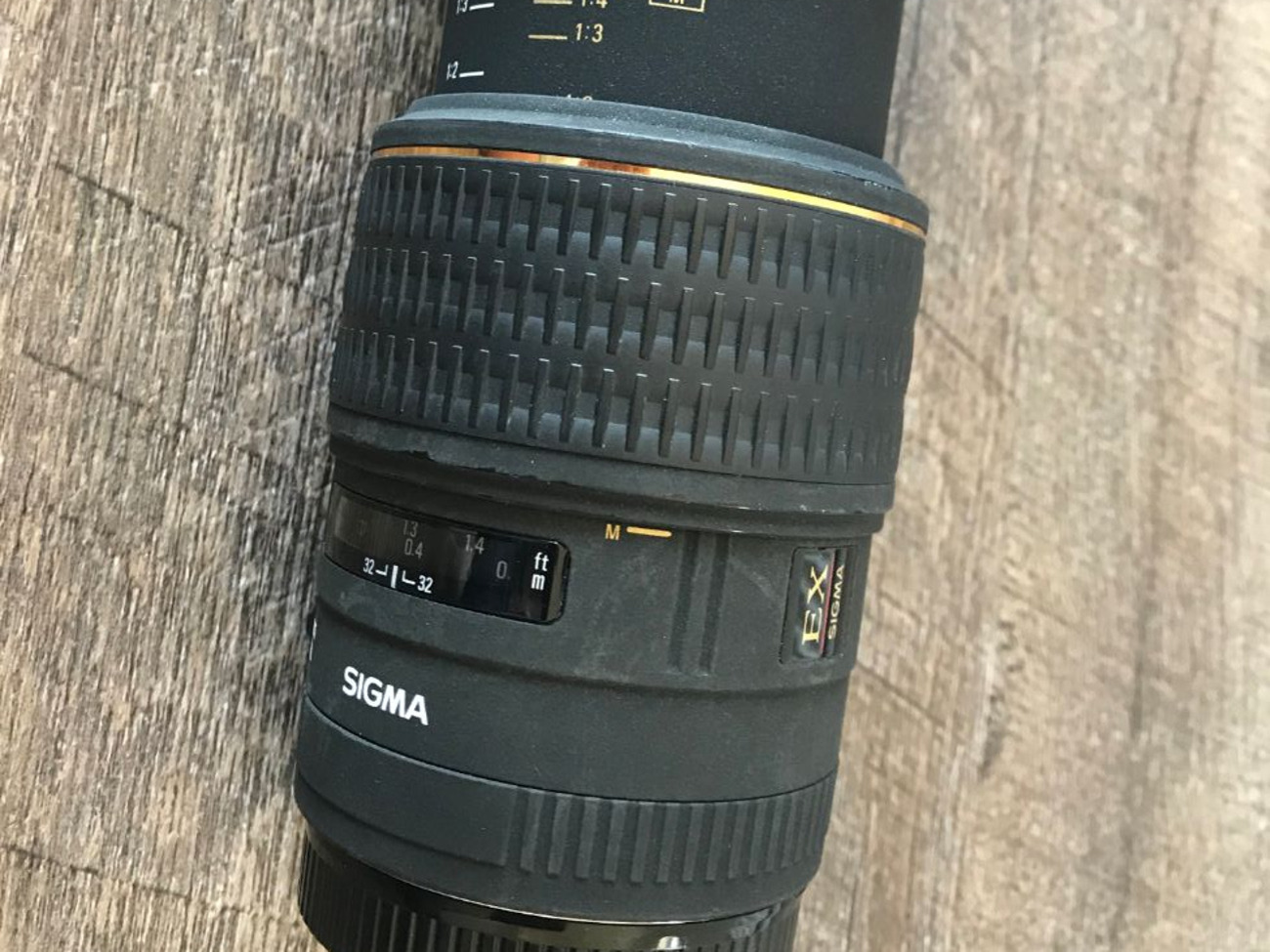 Sigma 105mm f2.8 macro ef mount canon fit