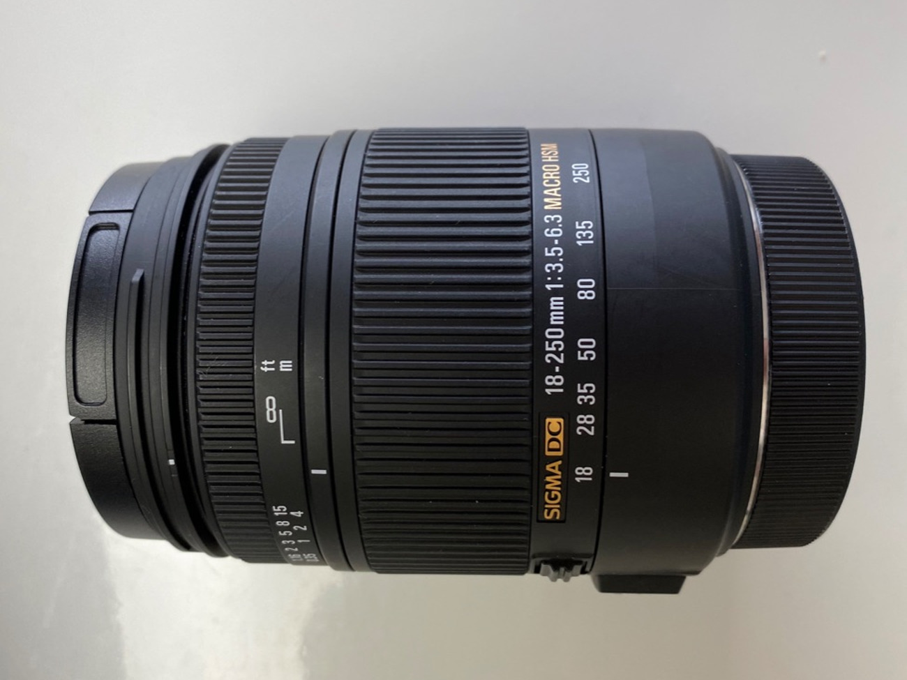 Sigma 18-250mm f/3.5-6.3 dc macro os hsm lens for canon