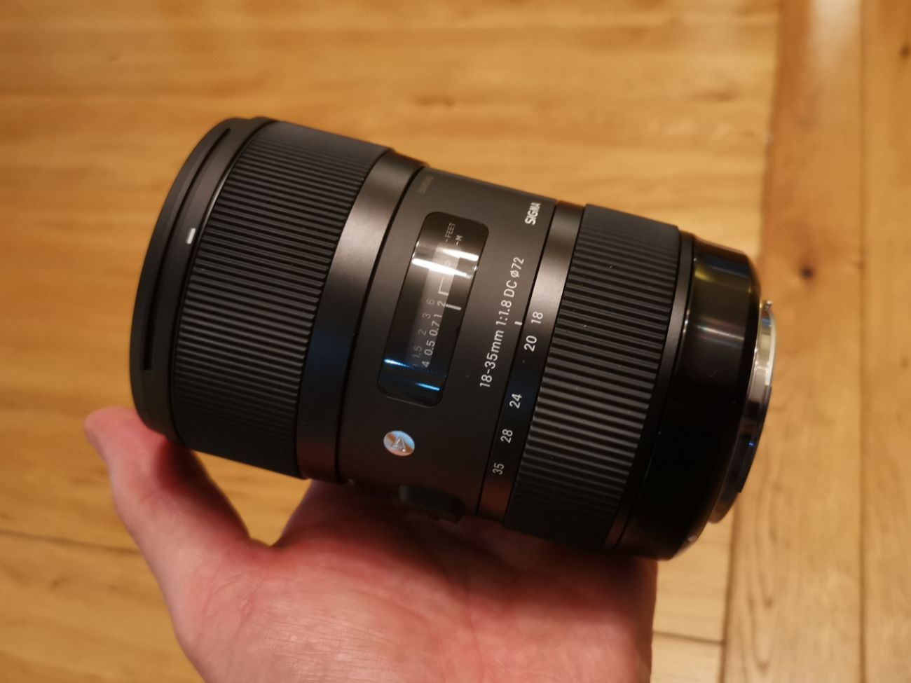 Sigma 18-35mm f/1.8 dc hsm art lens canon ef-s