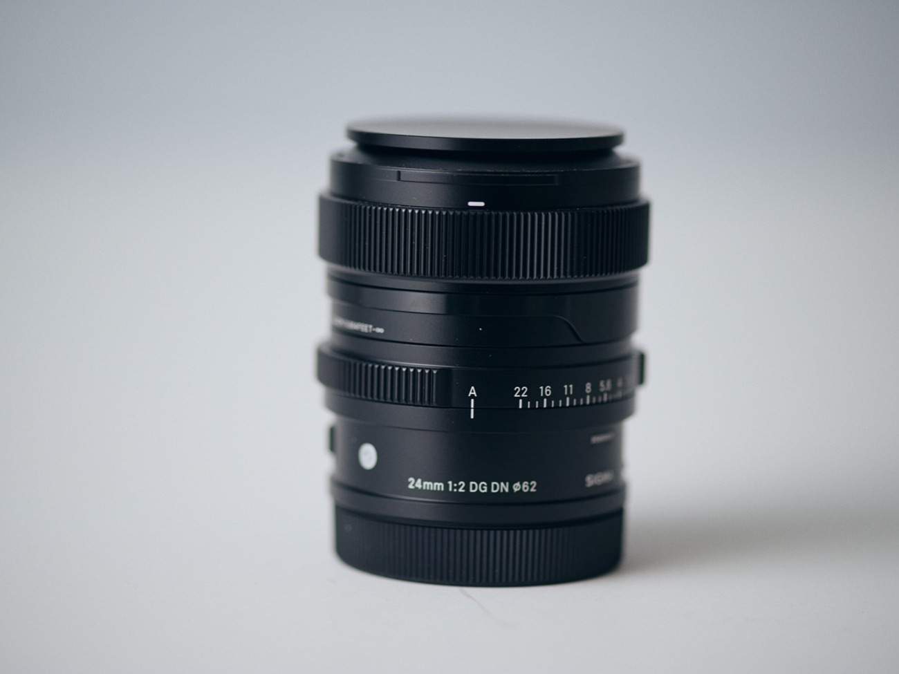 Sigma 24mm contemporary f2 lens for l-mount