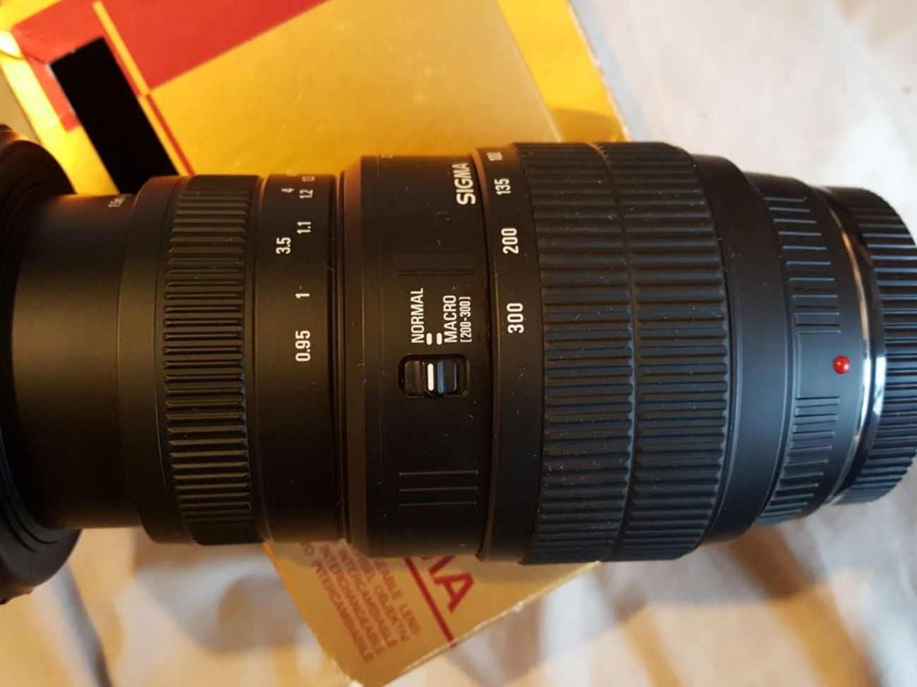 Lens - sigma 70-300 f4-5.6 macro super (minolta/sony alpha a-mount)
