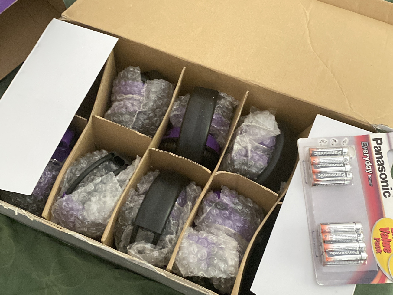 Silent disco kit with transmitter and 10 sets of headphones