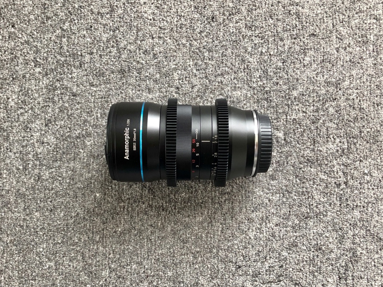 Sirui 35mm f1.8 1.33x anamorphic lens for mft mount (m4/3)