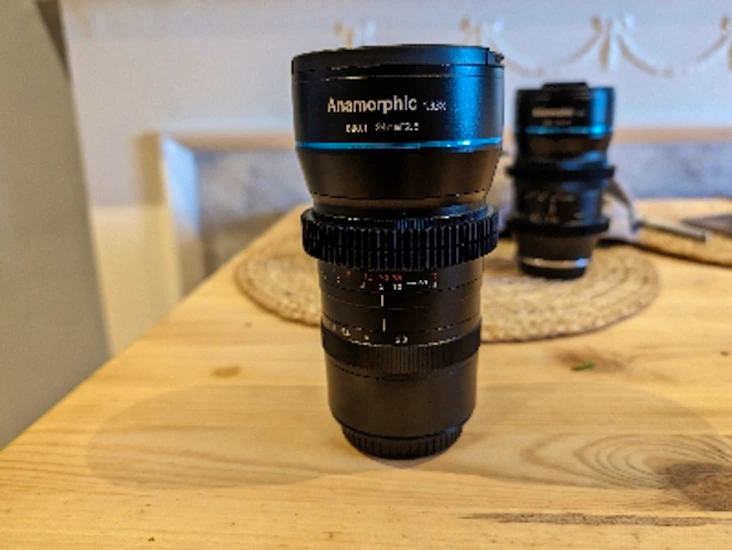 Sirui anamorphic 24mm f2.8 lens for sony e mount (apsc lens)