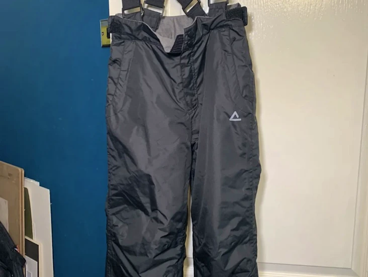 Ski pants for boy age 7-9 (127cm)