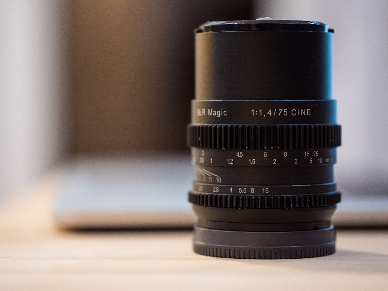 Slr magic cine lens 75mm 1.4 (sony fe)