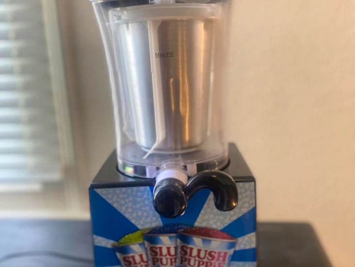 Slush puppie slushie machine maker