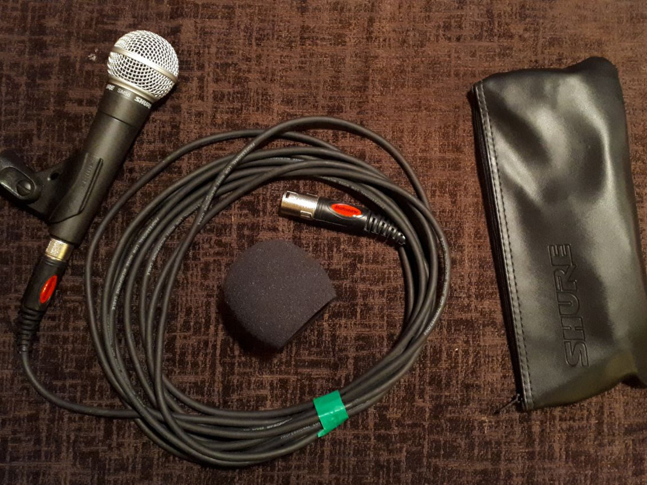 Shure sm58 microphone with cable, windshield, clip and bag