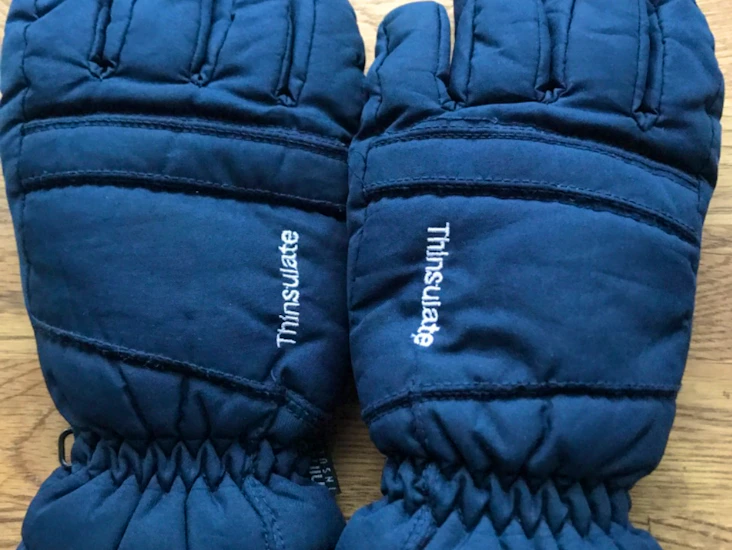 Small ski gloves