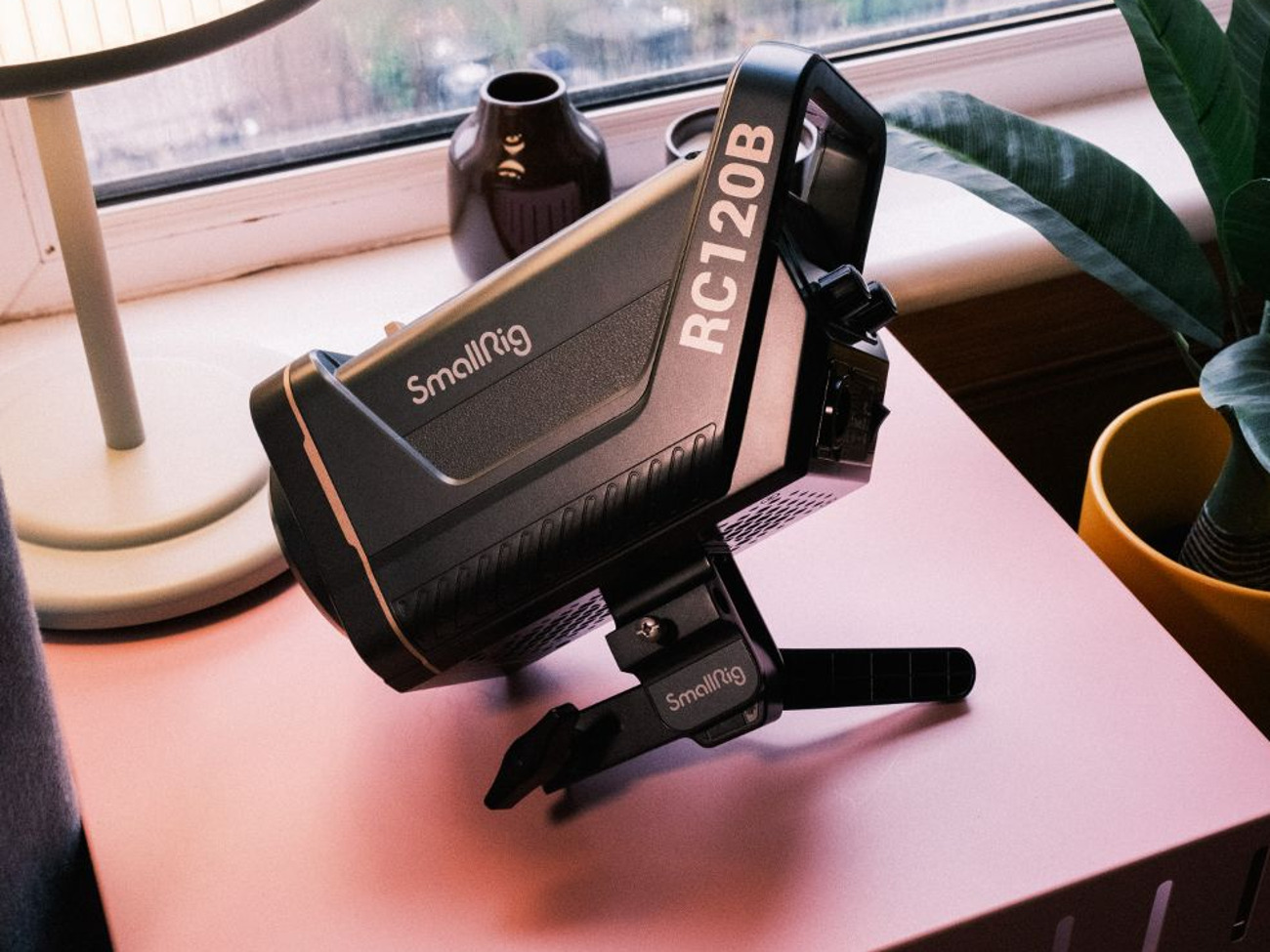 Smallrig rc120b bi-colour video light + stand + softbox