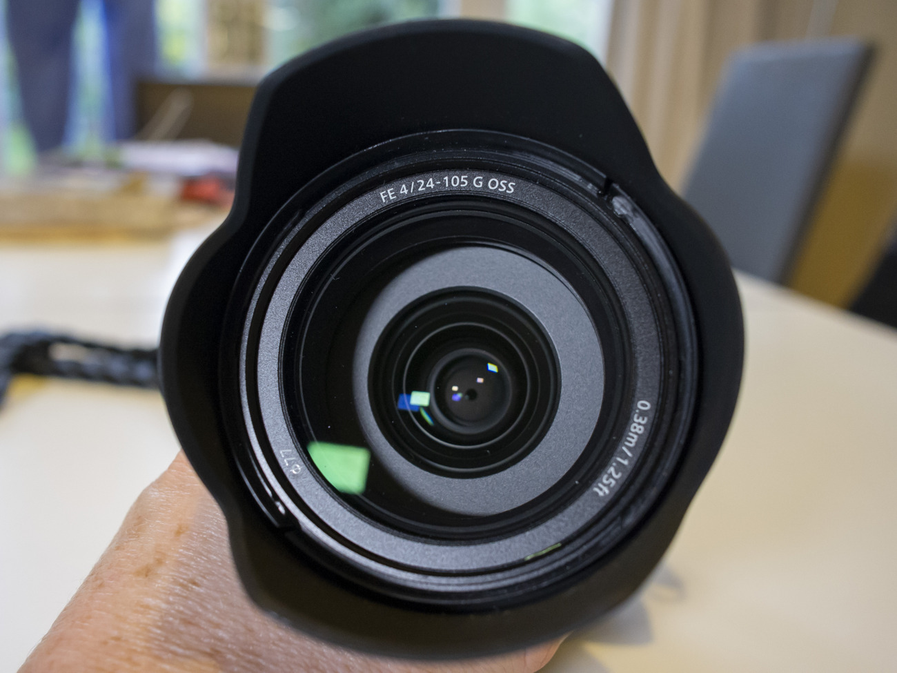 Sony 24-105mm f4 zoom lens for sony e-mount - sel24105g