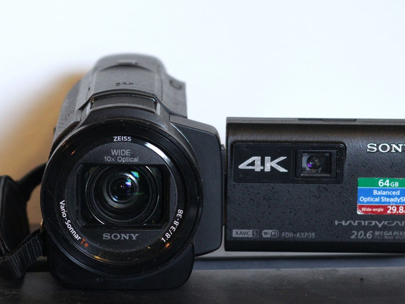 Sony 64gb fdr-axp35 4k camcorder with built-in projector